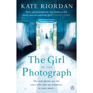 Penguin Books Ltd The Girl In The Photograph