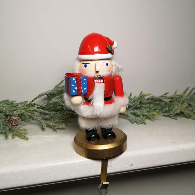 PREMIER DECORATIONS 24cm Premier Wooden Christmas Santa Nutcracker Stocking Holder