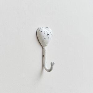 MELODY MAISON White Distressed Metal Heart Wall Hook - White