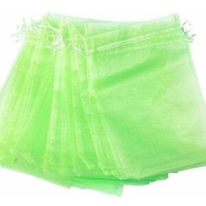 TORMATOR 100 Fruit Protection Bags, Net Bags for Protecting Grape Bunches Against Birds and Insects, Wasps, Hornets, 30 x 20 cm. TORMATOR 100 Fruit Protection Bags, Net Bags for Protecting Grape Bunches Against Birds and Insects, Wasps, Hornets, 30 x 20 cm.