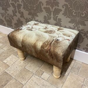 Sheep Footstool - L25 x W45 x H25 cm Sheep Footstool - L25 x W45 x H25 cm