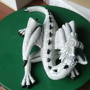 TLILY White Flying Dragon Head and Tail Swinging Garden Pendant Home Decoration Ornaments Resin Crafts TLILY White Flying Dragon Head and Tail Swinging Garden Pendant Home Decoration Ornaments Resin Crafts