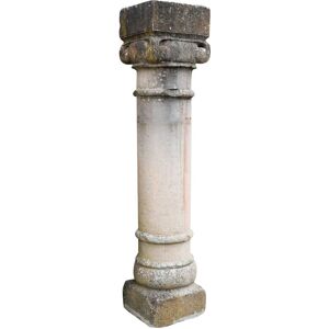 Biscottini - Old stone column