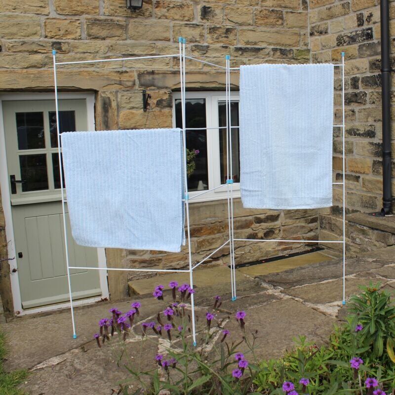 JVL - Plastic Caravan Indoor/Outdoor Three Panel Folding Clothes Airer Laundry Dryer, White