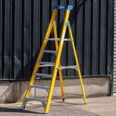 Trade Master Pro - 6 Step Platform Fibreglass Step Ladder Trade Master Pro - 6 Step Platform Fibreglass Step Ladder