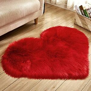 Hoopzi - 40x50cm / 15.7x19.6inch Tiny Heart Shape Faux Sheepskin Rug Long Soft Plush Fluffy Shaggy Rug Carpet Bedroom Sofa Decorative Floor Mat - Red