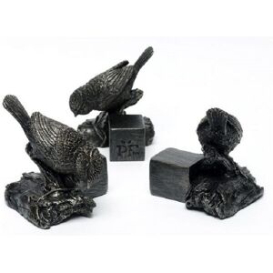 Blue Tit On Log Plant Pot Feet - Set of 3 - L7 x W6.5 x H8 cm Blue Tit On Log Plant Pot Feet - Set of 3 - L7 x W6.5 x H8 cm