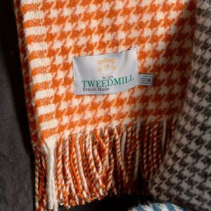 Tweedmill Textiles - Tweedmill Houndstooth Pumpkin Throwover 100% Pure New Wool Throw Blanket 140x183cm - Pumpkin