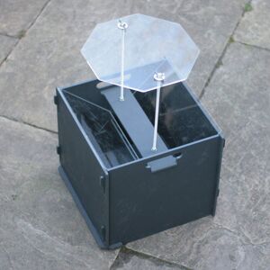 Eco Moth Trap Without Light Inc. Rain Guard - LDPE/Recycled Plastic Board/Acrylic Sheet - L33 x W33 x H30 cm Eco Moth Trap Without Light Inc. Rain Guard - LDPE/Recycled Plastic Board/Acrylic Sheet - L33 x W33 x H30 cm