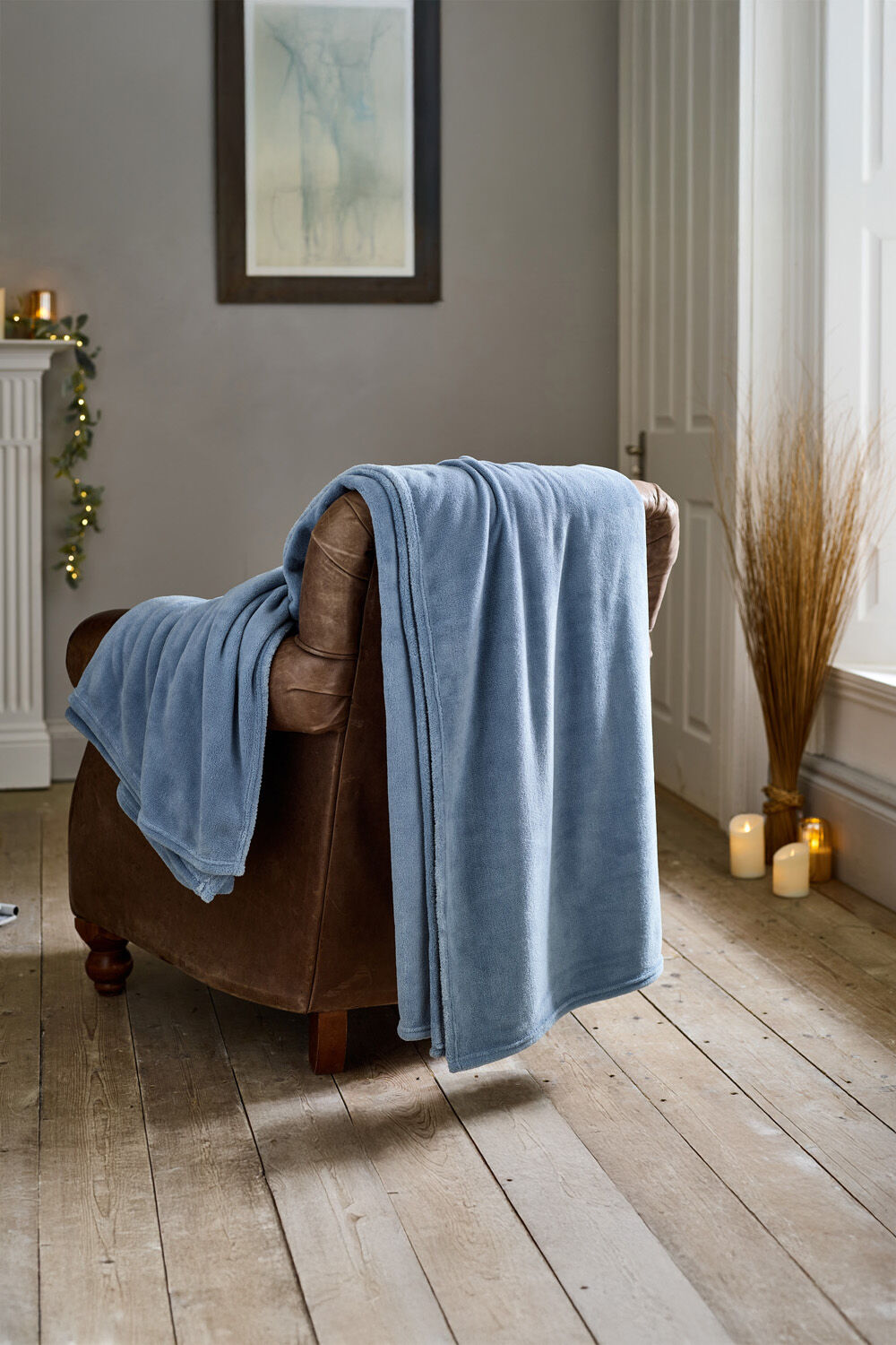 Deyongs ‘the Big One’ Throw – Dusty Blue Ultra-Soft Oversized Plush Blanket 230x270cm - Light Blue - Size 230 Cm X 270 Cm