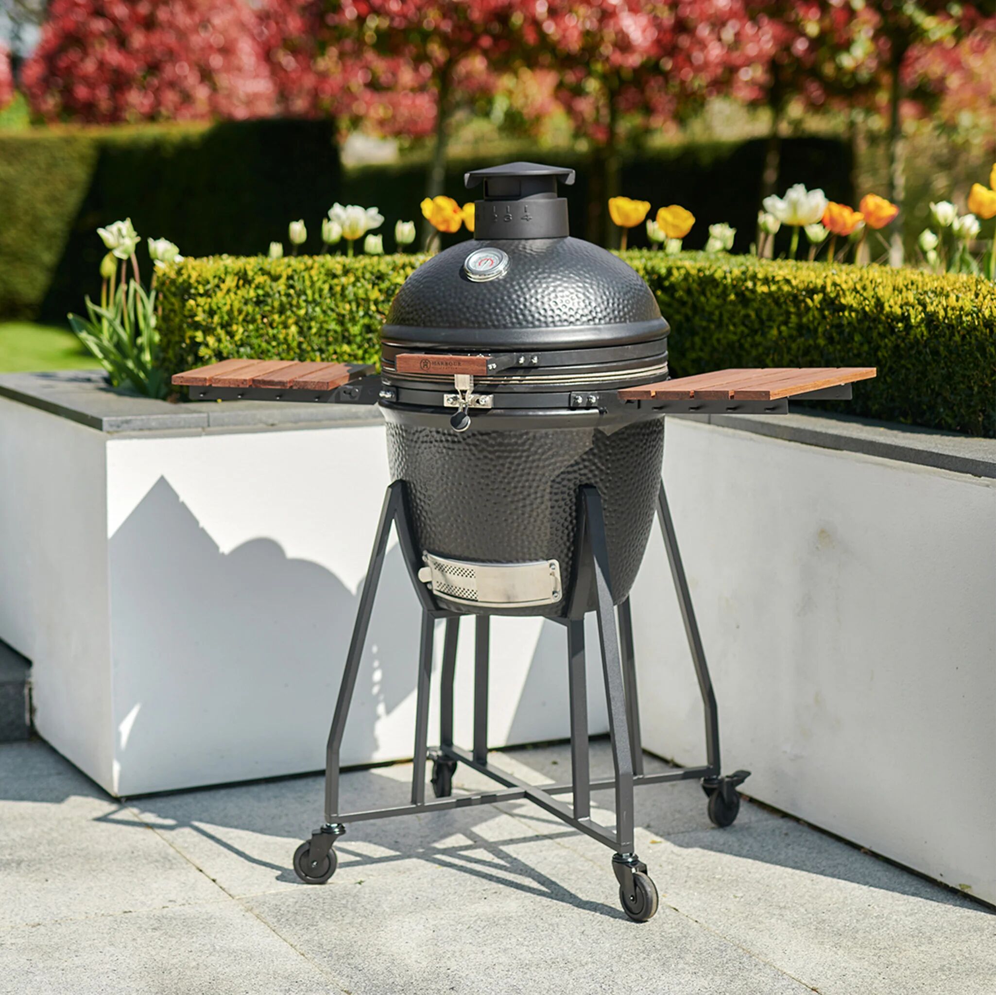 Harbour Lifestyle Kamado BBQ 18" Ceramic Grill in Black