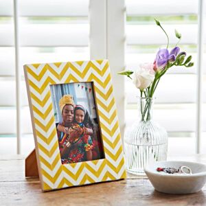 Paper high Asin Yellow Chevron Patterned Photo Frame - 6" x 4"