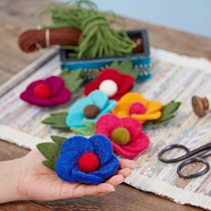 Paper high Pack of 3 Felt Daisy Brooches