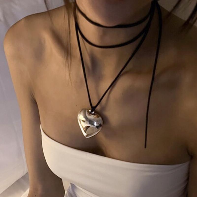 Taylor Erotic Lingerie Diy Jewelry Goth Black Velvet Big Heart Pendant Choker Necklace for Women Elegant Weave Knotted Bowknot Adjustable Chain