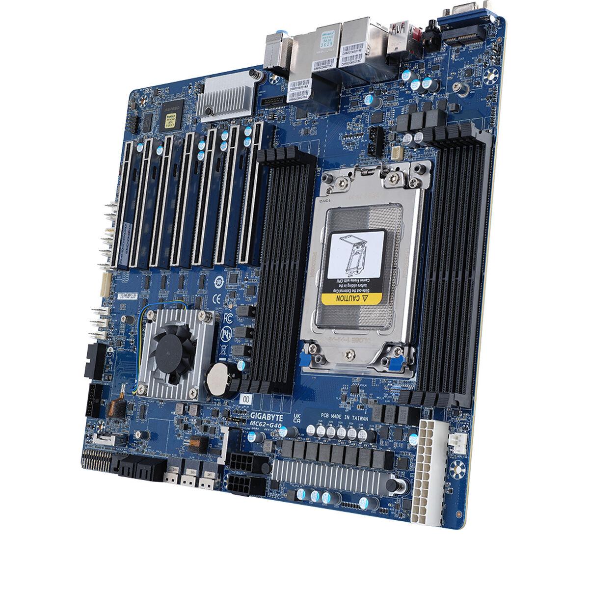 Electronique Gigabyte MC62-G40 AMD Motherboard