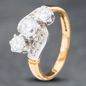 Pre-Owned 9ct Yellow Gold Cubic Zirconia Twist Three Stone Ring 41102464 Pre-Owned 9ct Yellow Gold Cubic Zirconia Twist Three Stone Ring 41102464