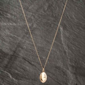 Pre-Owned 9ct Yellow Gold Small Oval Foliate Hand Engraved Locket Pendant & 16 Inch Trace Chain 41142532 Pre-Owned 9ct Yellow Gold Small Oval Foliate Hand Engraved Locket Pendant & 16 Inch Trace Chain 41142532