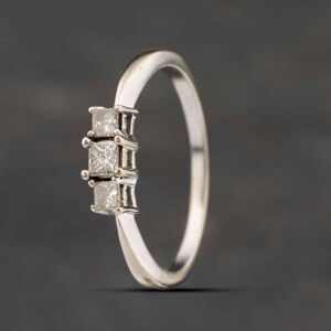 Pre-Owned 9ct White Gold 0.25ct Diamond Three Stone Ring 41383347 Pre-Owned 9ct White Gold 0.25ct Diamond Three Stone Ring 41383347