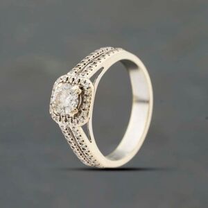 Pre-Owned 14ct White Gold 0.70ct Brilliant Cut Diamond Diamond Set Open Shoulders Cluster Ring 41482156 Pre-Owned 14ct White Gold 0.70ct Brilliant Cut Diamond Diamond Set Open Shoulders Cluster Ring 41482156