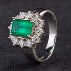 Pre-Owned Platinum 1.49ct Emerald & 1.06ct Diamond Cluster Ring 4148647 Pre-Owned Platinum 1.49ct Emerald & 1.06ct Diamond Cluster Ring 4148647