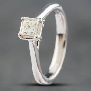 Pre-Owned 18ct White Gold 0.25ct Princess Cut Diamond Solitaire Ring 4148957 Pre-Owned 18ct White Gold 0.25ct Princess Cut Diamond Solitaire Ring 4148957