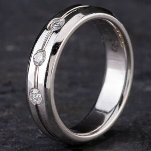 Pre-Owned 14ct White Gold 0.15ct Brilliant Cut Diamond Two Row 5.0mm Wedding Ring 4312115 Pre-Owned 14ct White Gold 0.15ct Brilliant Cut Diamond Two Row 5.0mm Wedding Ring 4312115