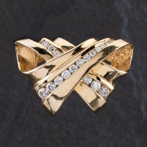 Pre-Owned 14ct Yellow Gold 0.75ct Brilliant Cut Diamond Fancy Crossover Slider Loose Pendant 4314036 Pre-Owned 14ct Yellow Gold 0.75ct Brilliant Cut Diamond Fancy Crossover Slider Loose Pendant 4314036