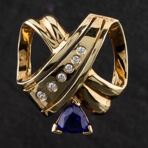 Pre-Owned 14ct Yellow Gold 1.30ct Tanzanite & 0.15ct Brilliant Cut Diamond Trillion Fancy Loose Pendant 4314037 Pre-Owned 14ct Yellow Gold 1.30ct Tanzanite & 0.15ct Brilliant Cut Diamond Trillion Fancy Loose Pendant 4314037
