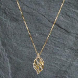 Pre-Owned 9ct Yellow Gold 0.20ct Diamond Pendant & 18 Inch Prince Of Wales Chain 4314163 Pre-Owned 9ct Yellow Gold 0.20ct Diamond Pendant & 18 Inch Prince Of Wales Chain 4314163