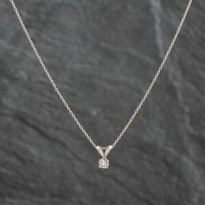 Pre-Owned White Gold 0.20ct Brilliant Cut Diamond Pendant & 18 Inch Trace Chain 4314194 Pre-Owned White Gold 0.20ct Brilliant Cut Diamond Pendant & 18 Inch Trace Chain 4314194