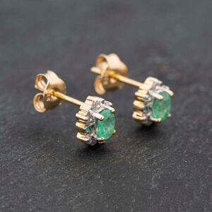 Pre-Owned 9ct Yellow Gold 0.28ct Emerald & Diamond Oval Cluster Stud Earrings 43171306 Pre-Owned 9ct Yellow Gold 0.28ct Emerald & Diamond Oval Cluster Stud Earrings 43171306