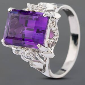 Pre-Owned Platinum Amethyst & 0.06ct Brilliant Cut Diamond Dress Ring 43421004 Pre-Owned Platinum Amethyst & 0.06ct Brilliant Cut Diamond Dress Ring 43421004