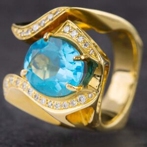 Pre-Owned 18ct Yellow Gold 5.75ct Blue Topaz & 0.25ct Diamond Large Abstract Ring 4345029 Pre-Owned 18ct Yellow Gold 5.75ct Blue Topaz & 0.25ct Diamond Large Abstract Ring 4345029