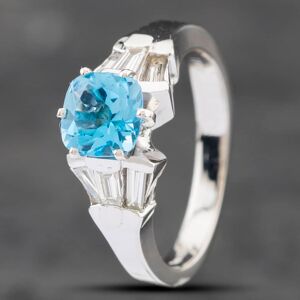 Pre-Owned 14ct White Gold Blue Topaz & Baguette Cut Diamond Dress Ring 43451011 Pre-Owned 14ct White Gold Blue Topaz & Baguette Cut Diamond Dress Ring 43451011