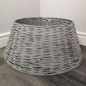 Samuel Alexander 48/70cm KD Willow Christmas Tree Skirt Wicker Rattan- Large Light Grey Grey Samuel Alexander 48/70cm KD Willow Christmas Tree Skirt Wicker Rattan- Large Light Grey Grey