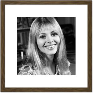 Artery8 Warren Portrait Actress Britt Ekland Colour Photo 8X8 Inch Square Wooden Framed Wall Art Print Picture with Mount in Brown Brown Artery8 Warren Portrait Actress Britt Ekland Colour Photo 8X8 Inch Square Wooden Framed Wall Art Print Picture with Mount in Brown Brown