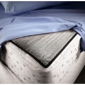 mysmartbuy Heat-Reflective Bed Underlay - Energy Efficient Insulating Foam Mattress Topper Lined with Aluminium in Silver Size: Double Silver Double mysmartbuy Heat-Reflective Bed Underlay - Energy Efficient Insulating Foam Mattress Topper Lined with Aluminium in Silver Size: Double Silver Double