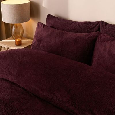 OHS 2 Pack Thermal Teddy Fleece Pillowcase Cover in Burgundy Size: Standard Pillow Case Burgundy Standard Pillow Case OHS 2 Pack Thermal Teddy Fleece Pillowcase Cover in Burgundy Size: Standard Pillow Case Burgundy Standard Pillow Case
