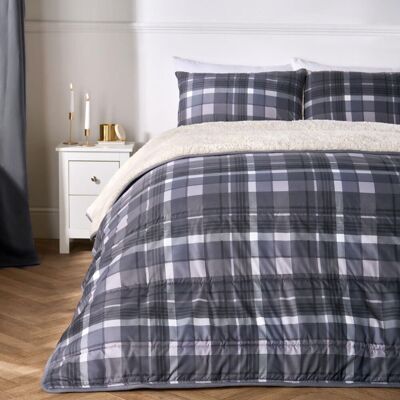 OHS Tartan Check Sherpa Reversible 10.5 Tog Washable Coverless Duvet with Pillowcases in Grey Size: King Grey King OHS Tartan Check Sherpa Reversible 10.5 Tog Washable Coverless Duvet with Pillowcases in Grey Size: King Grey King