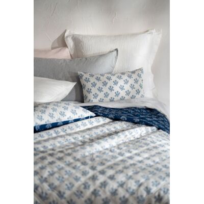 Soak&Sleep Reversible Floral Print Bedspread in Dark Blue Size: Single Dark Blue Single Soak&Sleep Reversible Floral Print Bedspread in Dark Blue Size: Single Dark Blue Single