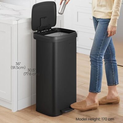 SONGMICS Large Kitchen Pedal Bin Metal Waste Can with Lid in Black Black SONGMICS Large Kitchen Pedal Bin Metal Waste Can with Lid in Black Black
