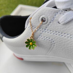 The Colourful Aura Daisy Sunflower Dangle Shoe Lace Sneaker Accessories Summer Floral Skate Charm in Green Green One Size The Colourful Aura Daisy Sunflower Dangle Shoe Lace Sneaker Accessories Summer Floral Skate Charm in Green Green One Size
