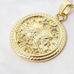 Harfi Women's Gemini Zodiac Gold Plated Round Pendant Charm Gold One Size Harfi Women's Gemini Zodiac Gold Plated Round Pendant Charm Gold One Size