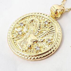 Harfi Women's Capricorn Zodiac Gold Plated Round Pendant Charm Gold One Size Harfi Women's Capricorn Zodiac Gold Plated Round Pendant Charm Gold One Size