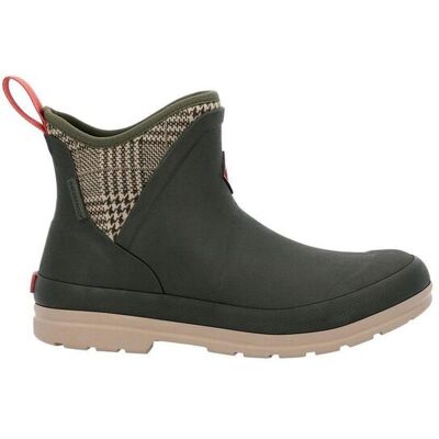Muck Boots Women's Originals' Ankle Wellingtons in Green Size: 4 Green 4 Muck Boots Women's Originals' Ankle Wellingtons in Green Size: 4 Green 4