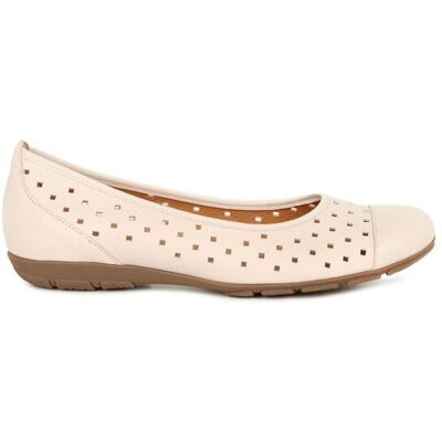 Gabor Women's 'Ruffle' Casual Shoes in Cream Size: 6 Cream 6 Gabor Women's 'Ruffle' Casual Shoes in Cream Size: 6 Cream 6