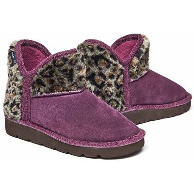 Moshulu Women's 'Snowman 3' Fluffy Bootie Slippers in Violet Size: 5 Violet 5 Moshulu Women's 'Snowman 3' Fluffy Bootie Slippers in Violet Size: 5 Violet 5
