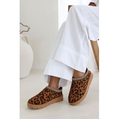 Where's That From Women's 'Reina' Cosy Faux-Suede Fur Lining Slipper in Dark Brown Size: 4 Dark Brown 4 Where's That From Women's 'Reina' Cosy Faux-Suede Fur Lining Slipper in Dark Brown Size: 4 Dark Brown 4
