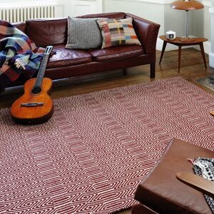 The Rug Shop UK Handmade Modern Wool Easy To Clean Stain-Resistant Rug in Red Size: 200 cm x 300 cm Red 200 cm x 300 cm The Rug Shop UK Handmade Modern Wool Easy To Clean Stain-Resistant Rug in Red Size: 200 cm x 300 cm Red 200 cm x 300 cm