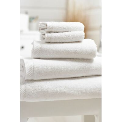 The Lyndon Company Luxury Premium Heavy Quality Egyptian Spa Super Soft Bathroom Towels in White White The Lyndon Company Luxury Premium Heavy Quality Egyptian Spa Super Soft Bathroom Towels in White White